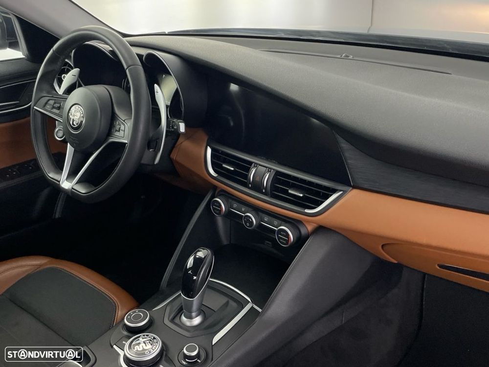 Alfa Romeo Giulia 2.2 D Super AT8 - 24