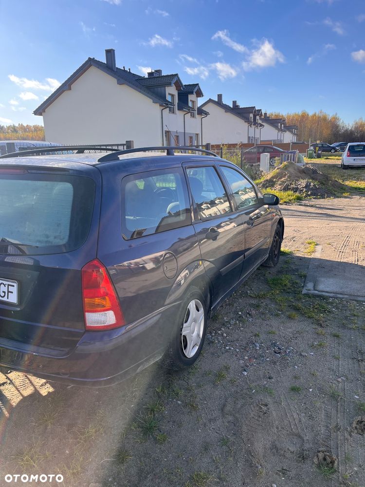 Ford Focus 1.4 Ambiente - 5