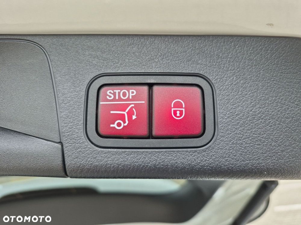 Mercedes-Benz EQB - 26