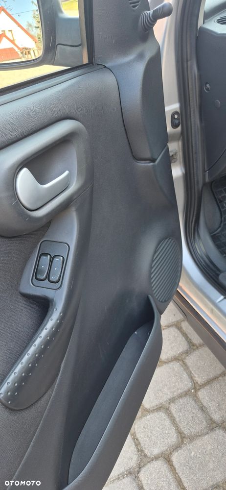 Opel Corsa 1.2 16V - 15