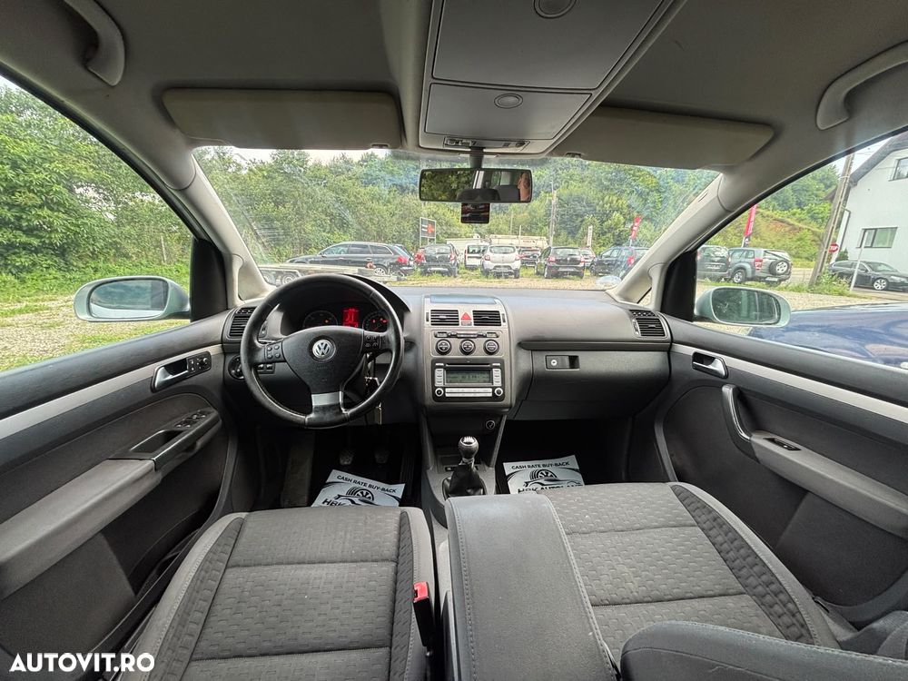 Volkswagen Touran 1.9 TDI Conceptline - 8