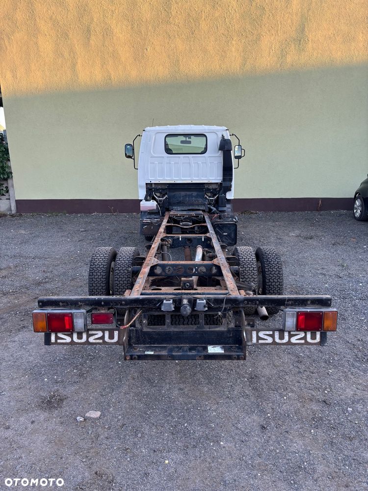 Isuzu NKR-77 - 6