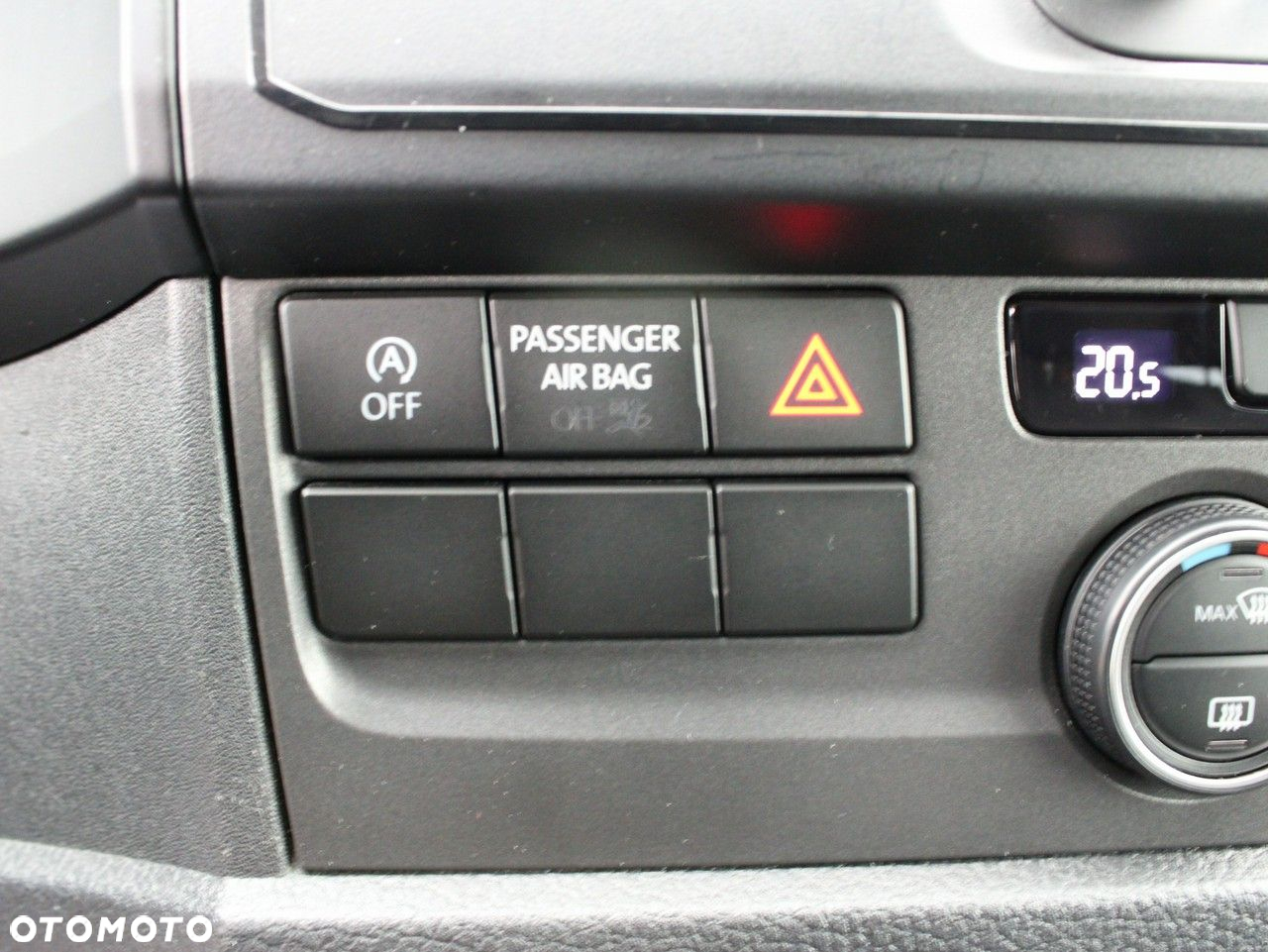 Volkswagen Caravelle - 19