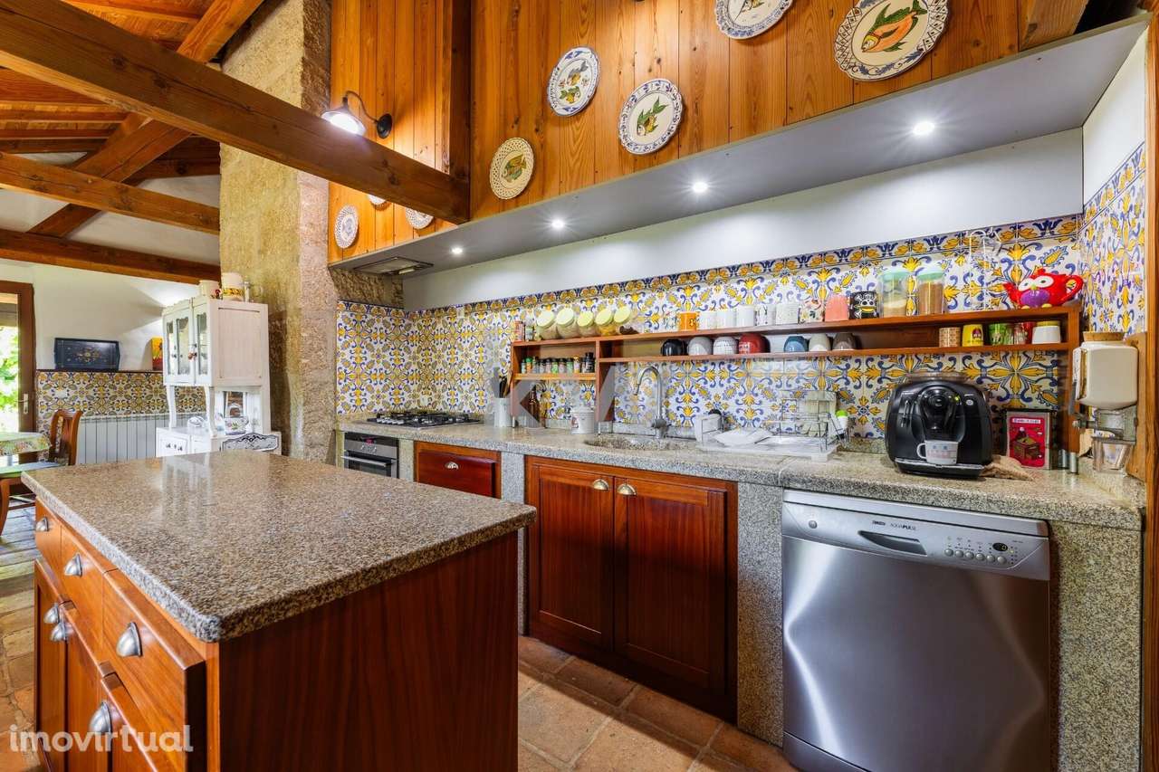 Quinta recatada com piscina num lote de 4.000 m2 ajardinados com 2 cas - Grande imagem: 4/60