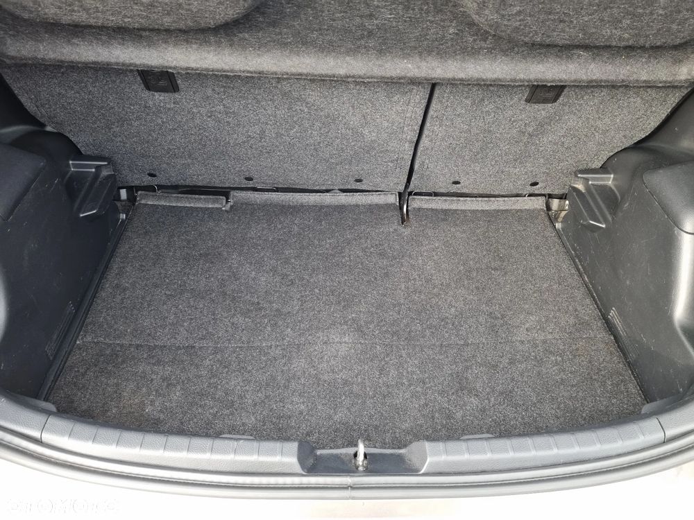 Toyota Yaris - 21