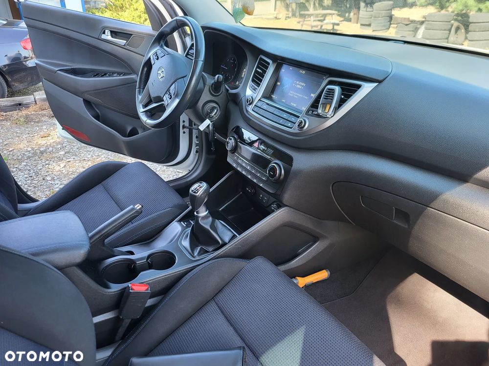 Hyundai Tucson 1.7 CRDI BlueDrive Comfort 2WD - 11