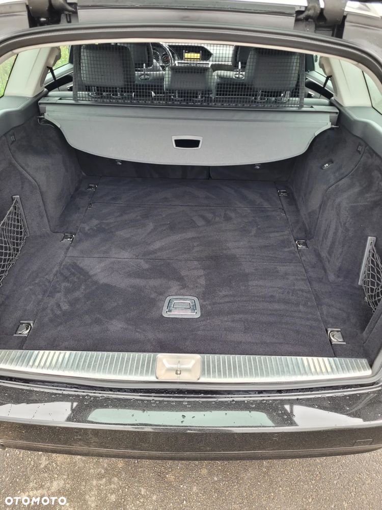 Mercedes-Benz Klasa E 200 CGI BlueEffICIENCY Avantgarde - 4