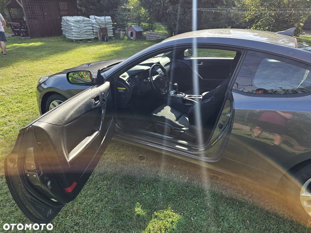 Hyundai Genesis Coupe 2.0 T Automatik - 13