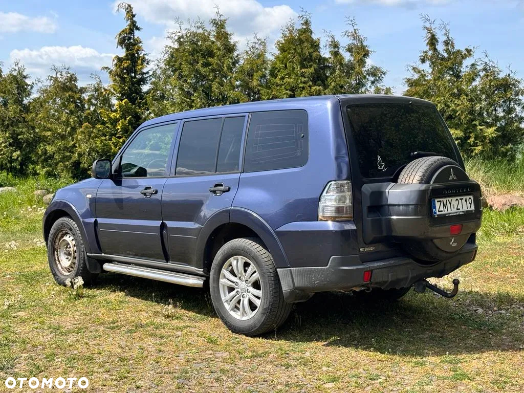 Mitsubishi Pajero - 4