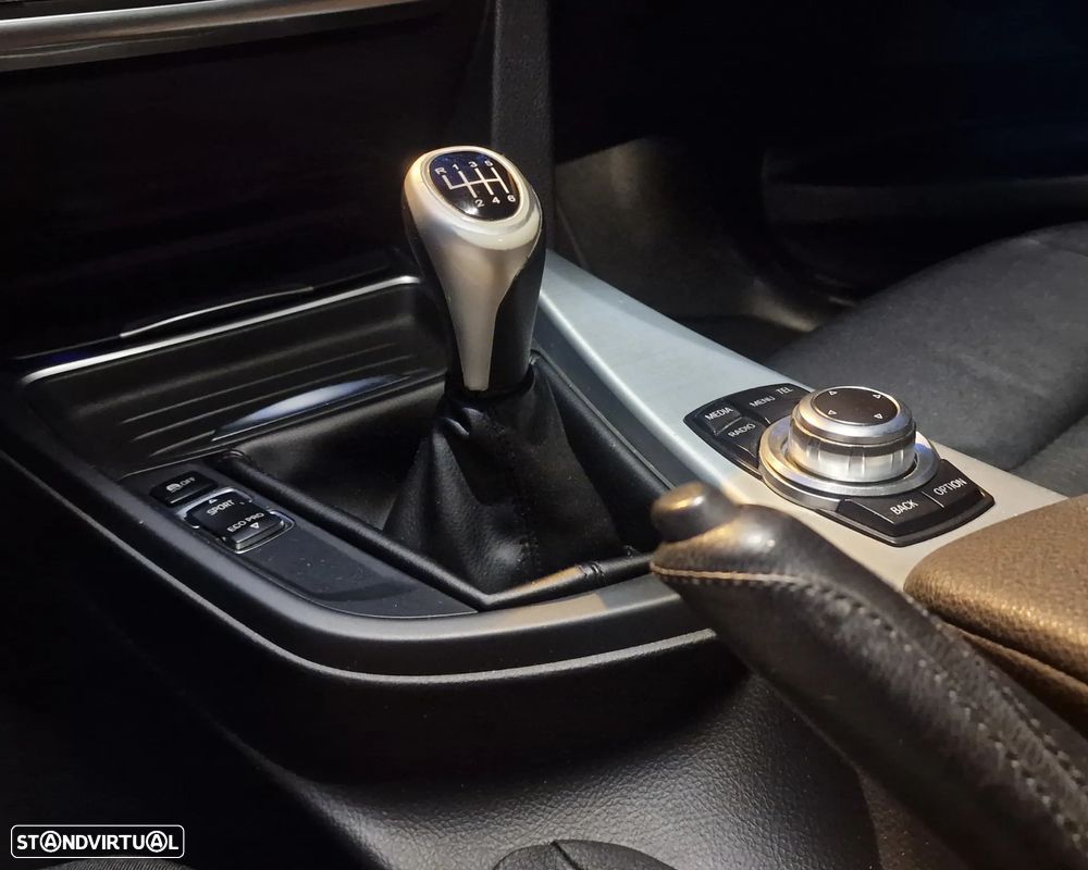 BMW 318 Gran Turismo d - 12