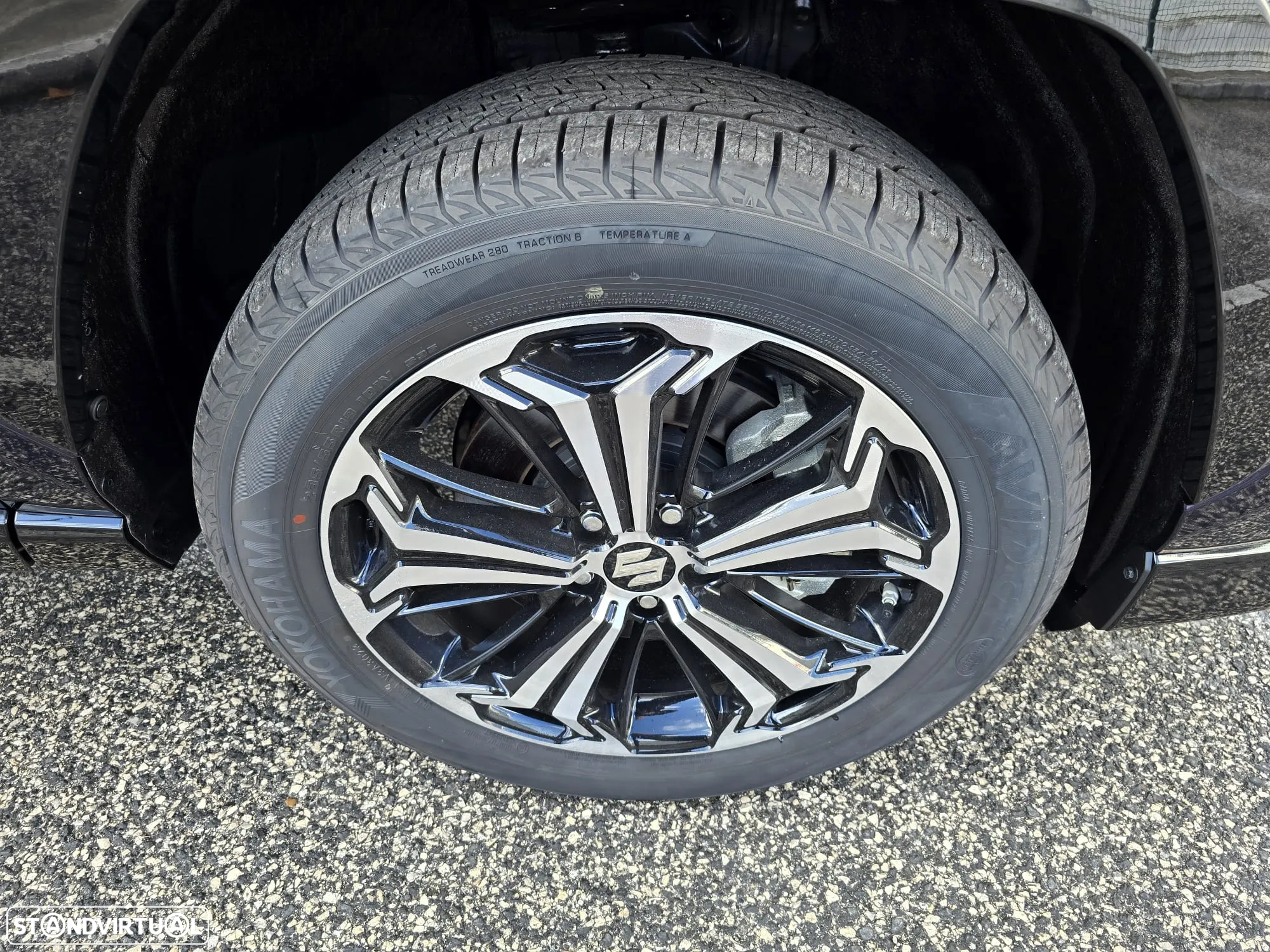 Suzuki Across 2.5L PHEV GLX AWD - 10