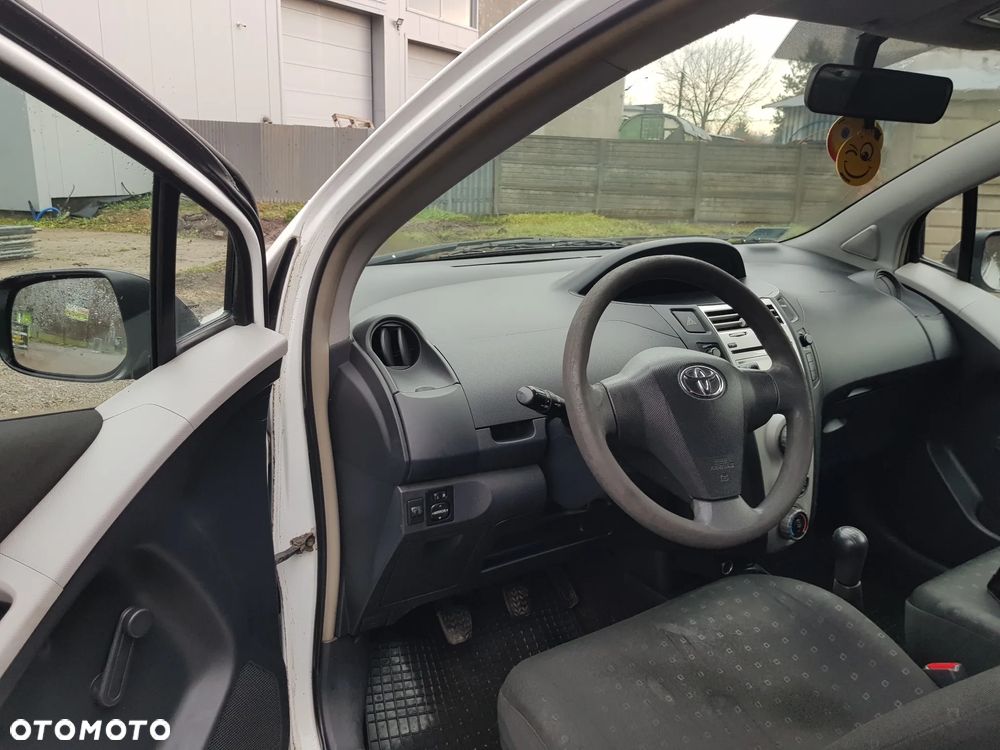 Toyota Yaris - 5
