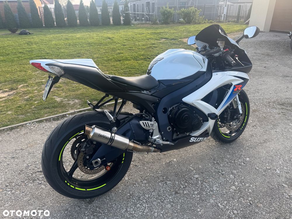 Suzuki GSX-R - 10