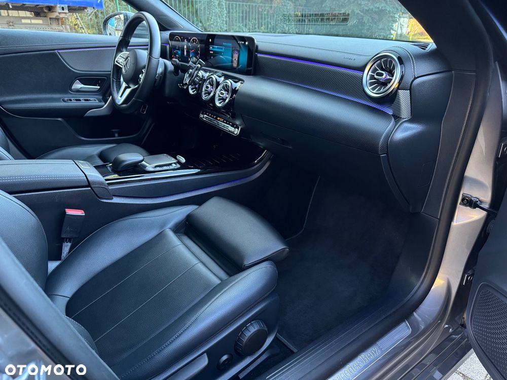 Mercedes-Benz CLA - 27