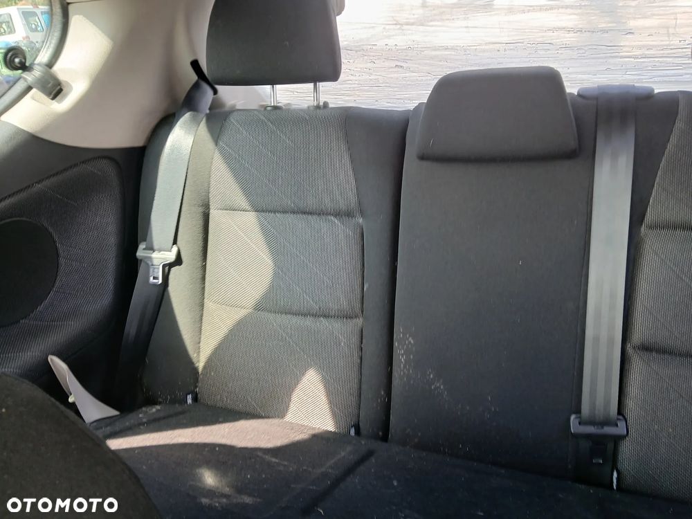 peugeot 207 M9 FX fotel fotele kanapa deska kokpit podsufitka boczek boczki klamka podłokietnik - 6