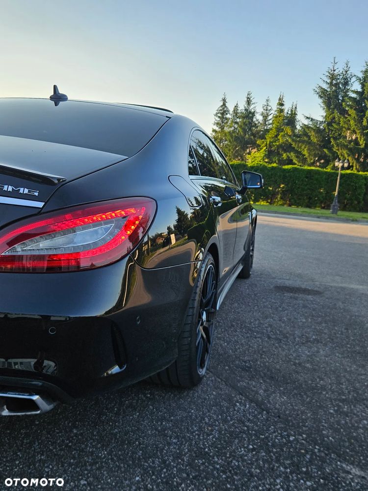 Mercedes-Benz CLS - 24