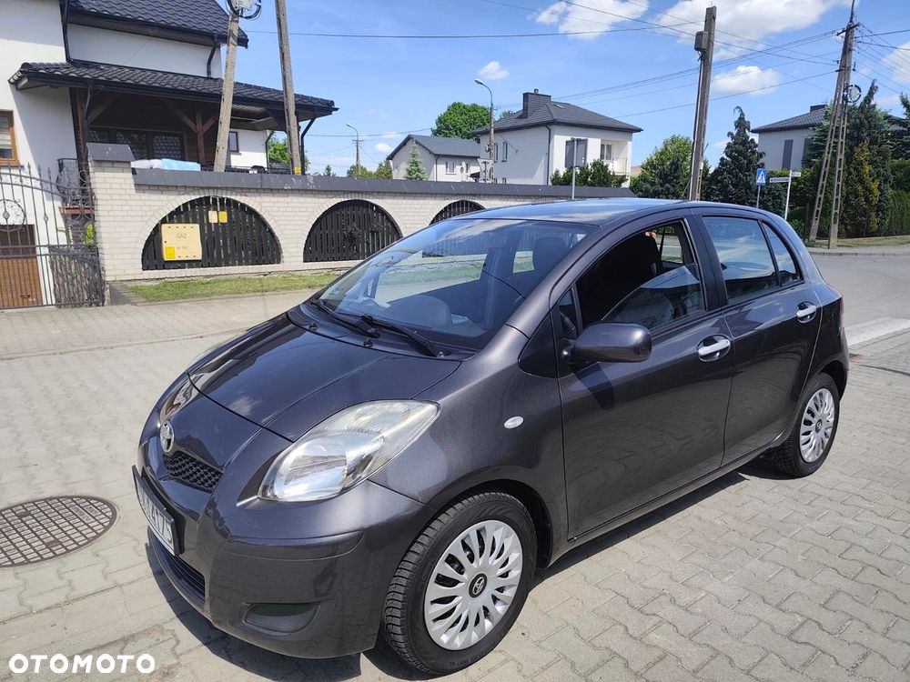 Toyota Yaris - 1