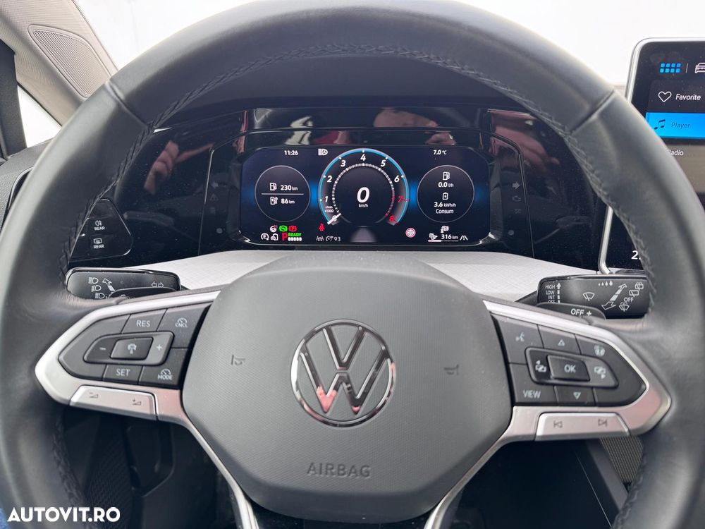 Volkswagen Golf - 11
