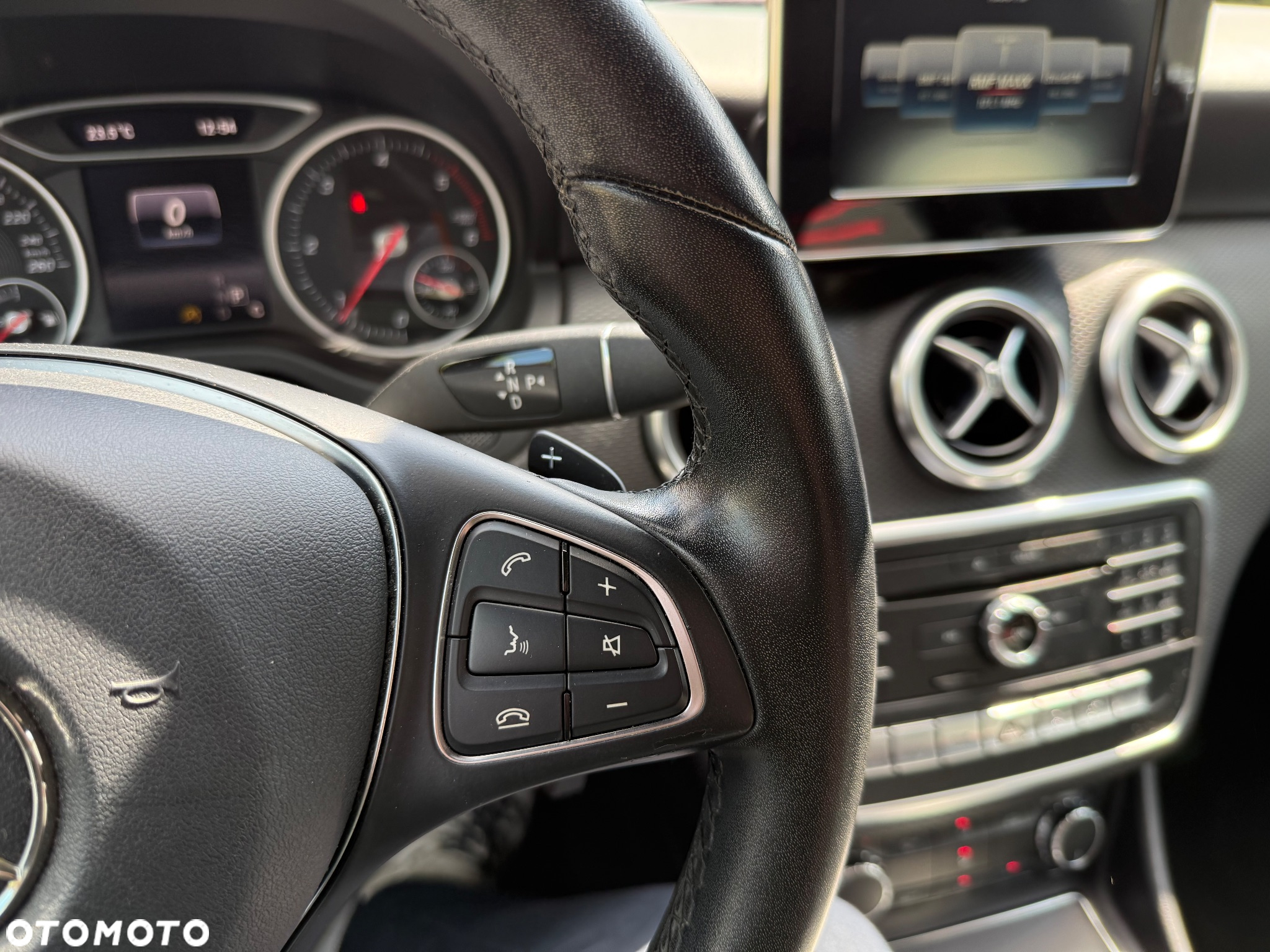 Mercedes-Benz Klasa A 180 CDI 7G-DCT AMG Line - 24