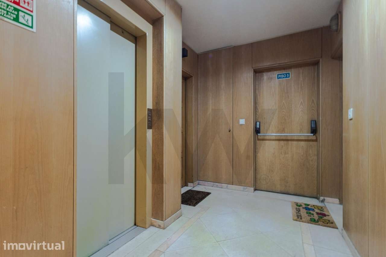 Apartamento T3 com 114 m2 | Suite | Garagem e Arrecadação | 5.º piso c - Grande imagem: 4/25