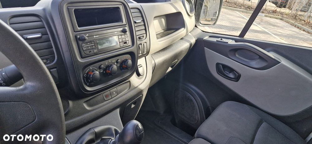 Renault Trafic - 15