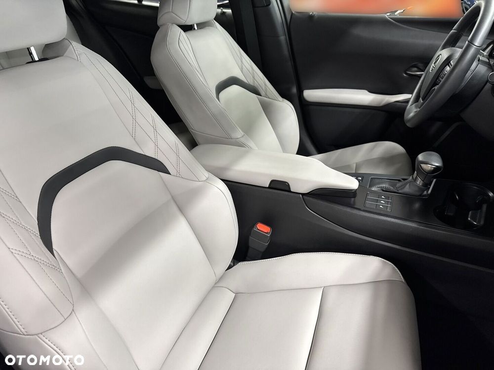 Lexus UX 250h GPF F Sport Design 2WD - 27