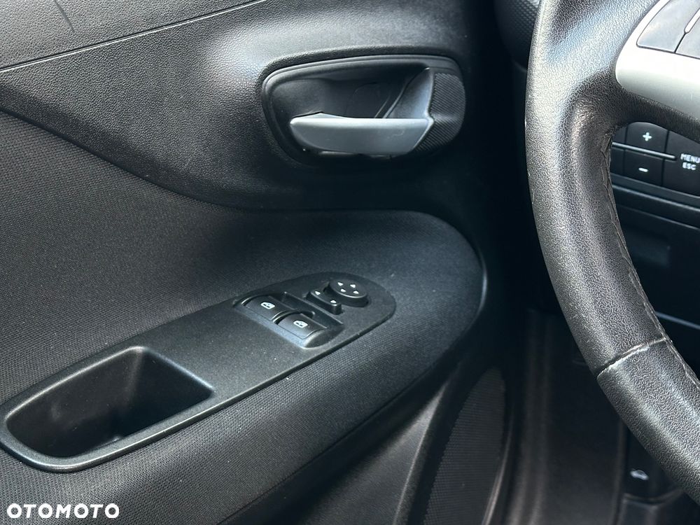 Fiat Punto 2012 - 23