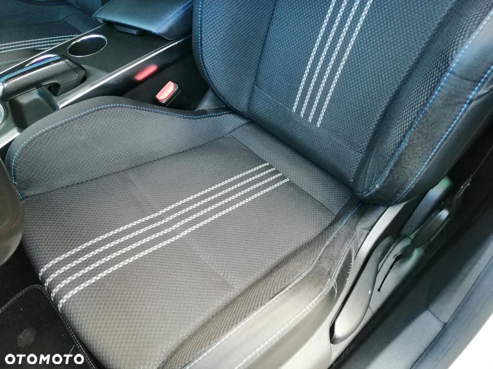 Renault Megane 1.6 TCe GT EDC - 19