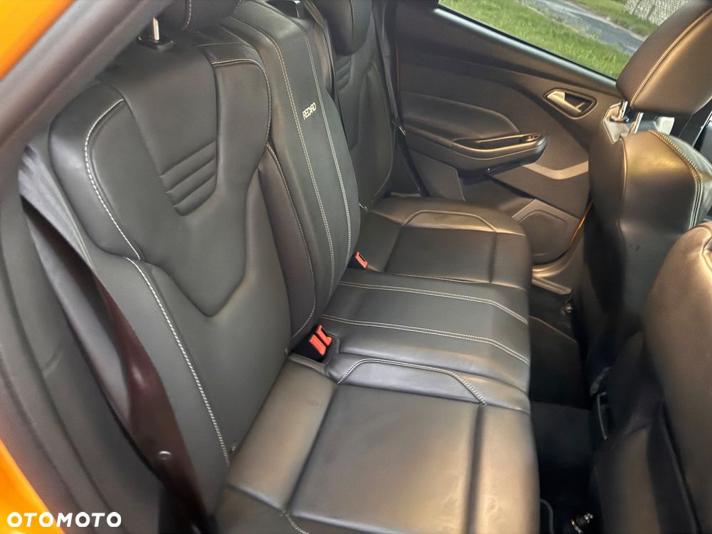 Ford Focus 2.0 EcoBoost ST - 28