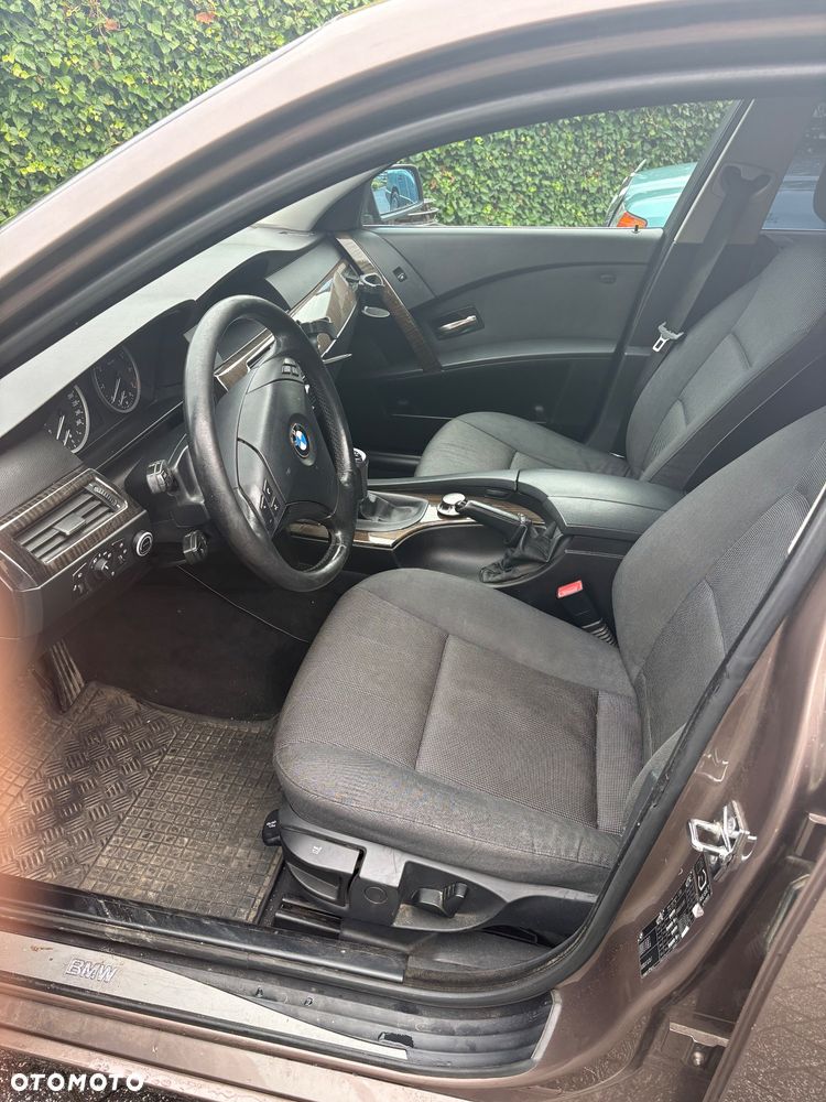 BMW Seria 5 523i - 6