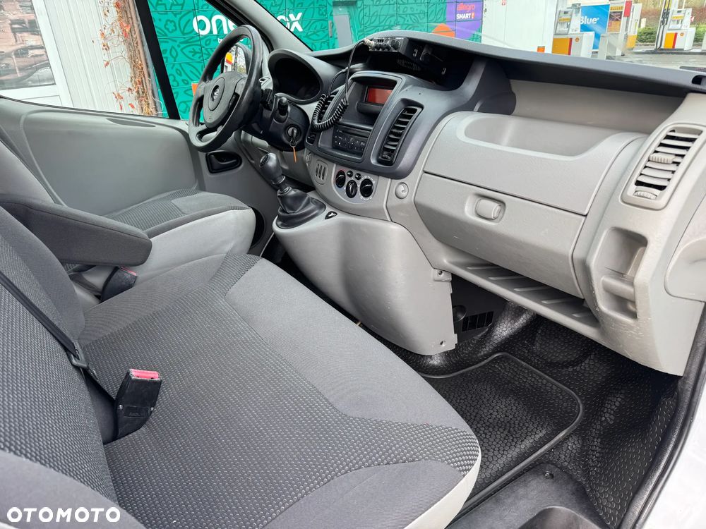 Opel Vivaro - 10