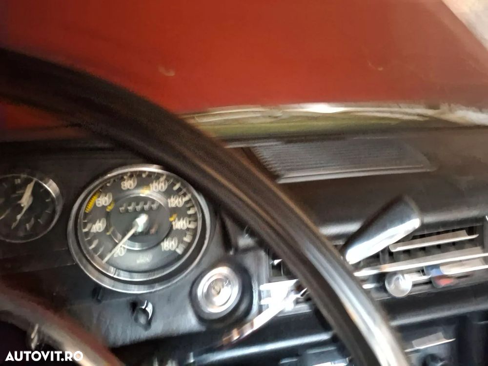 Mercedes-Benz W115 - 13