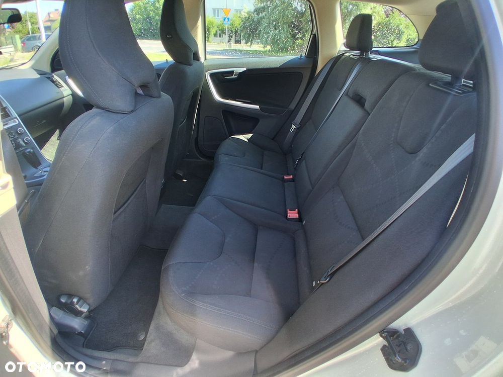 Volvo XC 60 D3 Momentum - 11
