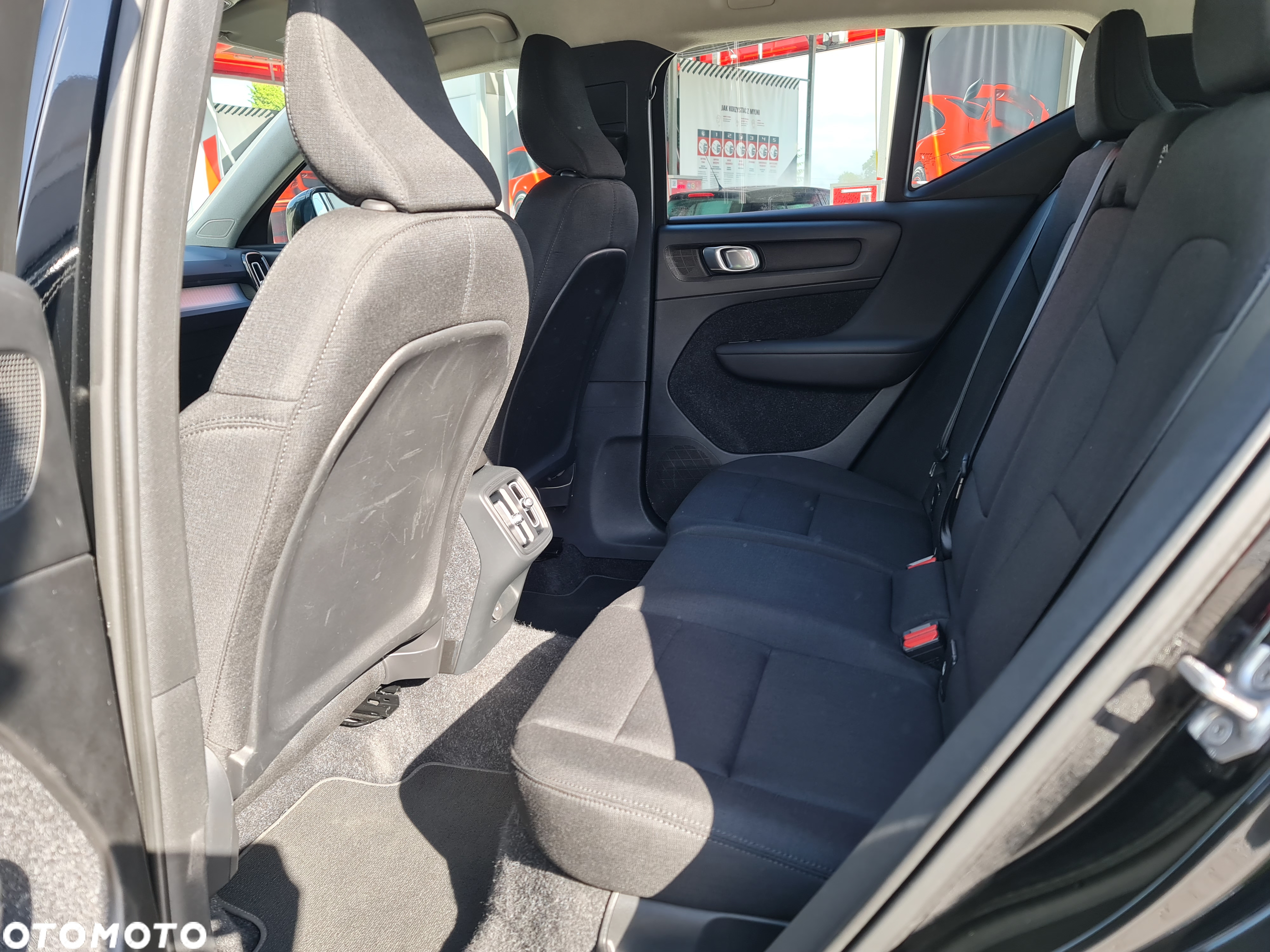 Volvo XC 40 D3 AWD Geartronic Momentum Pro - 11