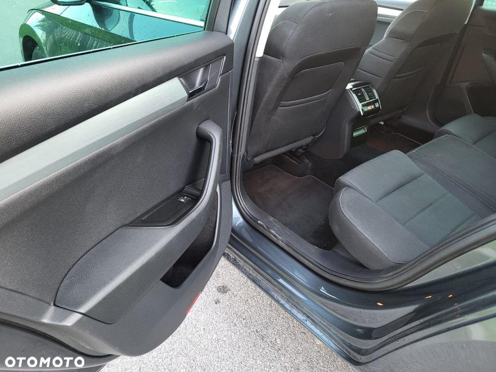Skoda Superb 2.0 TDI Ambition DSG - 18
