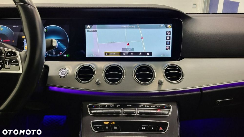 Mercedes-Benz Klasa E 220 d 4-Matic AMG/Avantgarde - 19