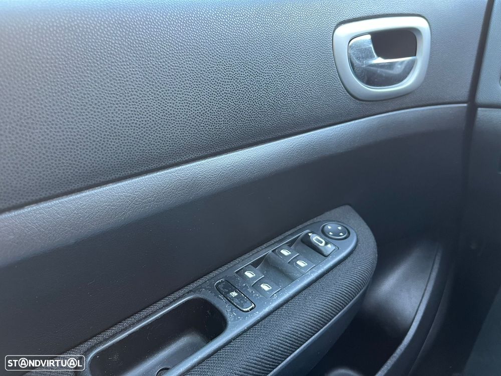 Peugeot 307 SW 1.6 HDi FAP Sport - 19