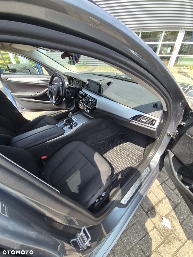 BMW Seria 5 520d - 12