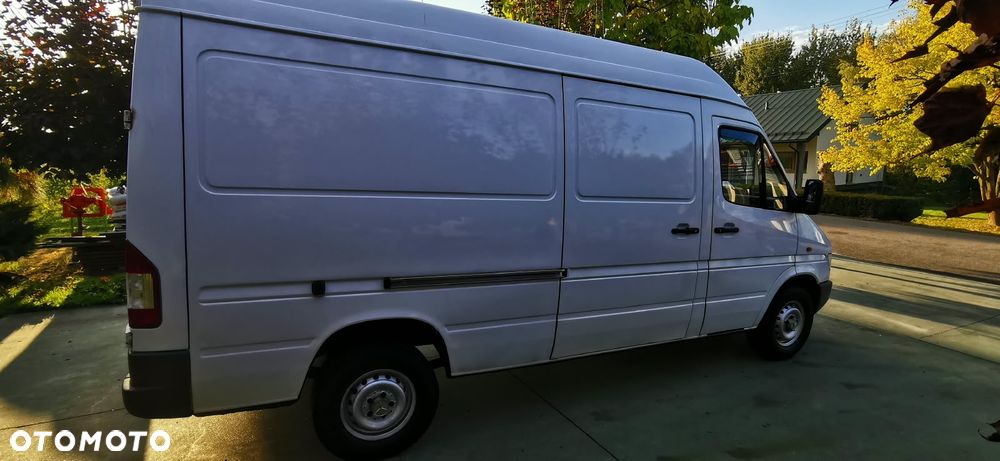 Mercedes-Benz Sprinter - 9
