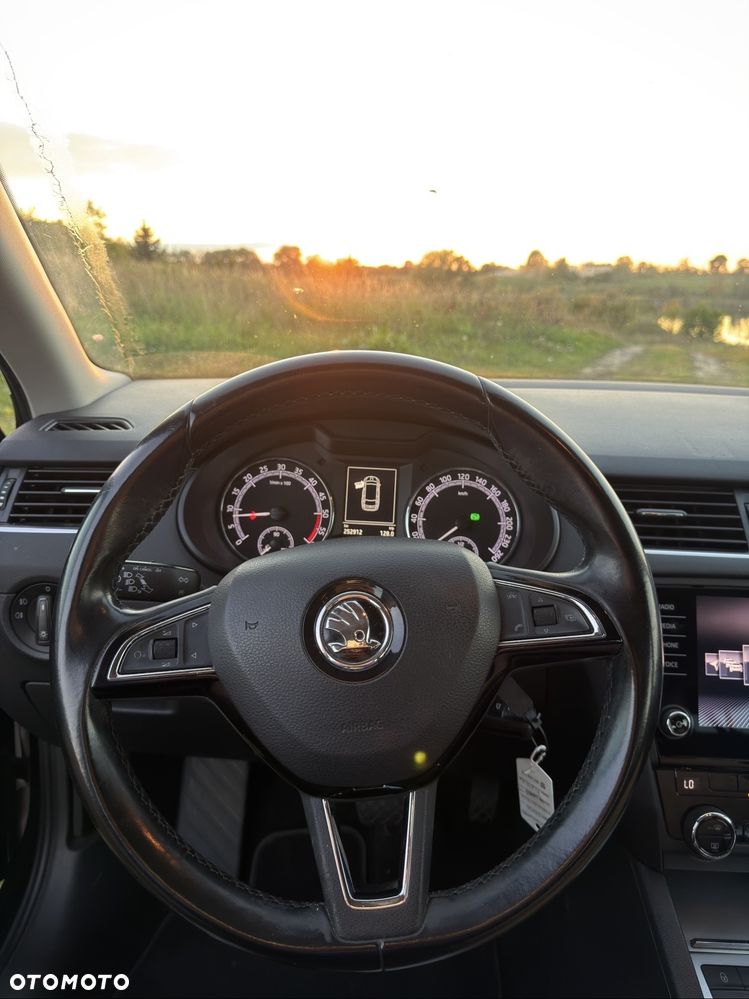 Skoda Octavia 1.6 TDI (Green tec) DSG Ambition - 11