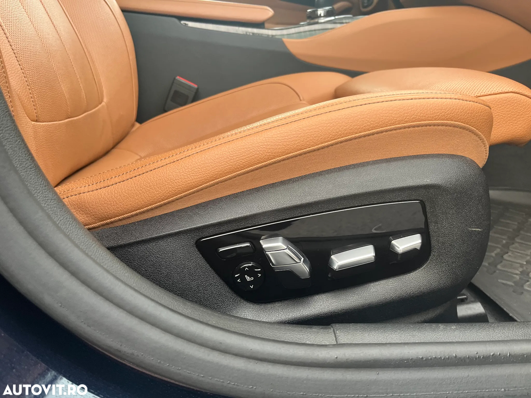 BMW Seria 5 520d Aut. Luxury Line - 29