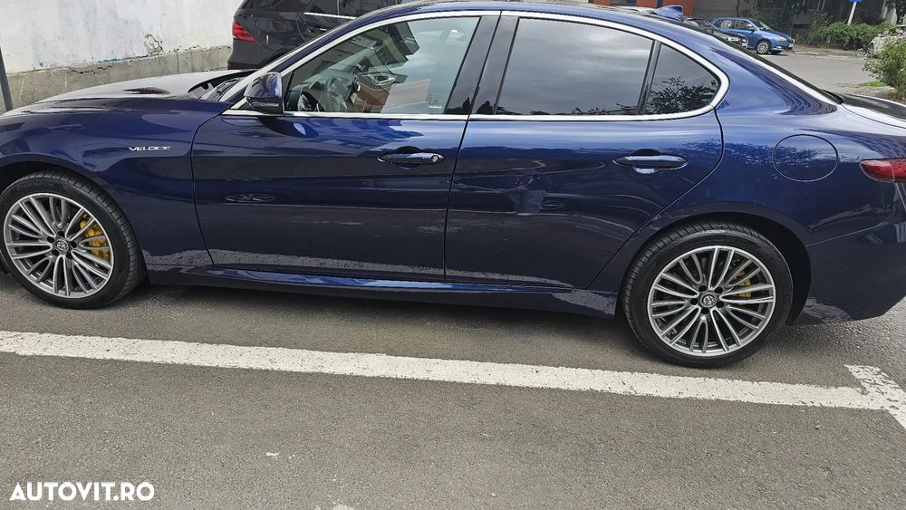 Alfa Romeo Giulia 2.0 Turbo AWD AT8 Veloce - 1