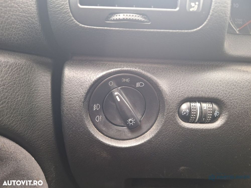 Bloc lumini VOLKSWAGEN PASSAT 3B3 2000 1.9 TDI AWX 96KW|130HP 2000 - 2