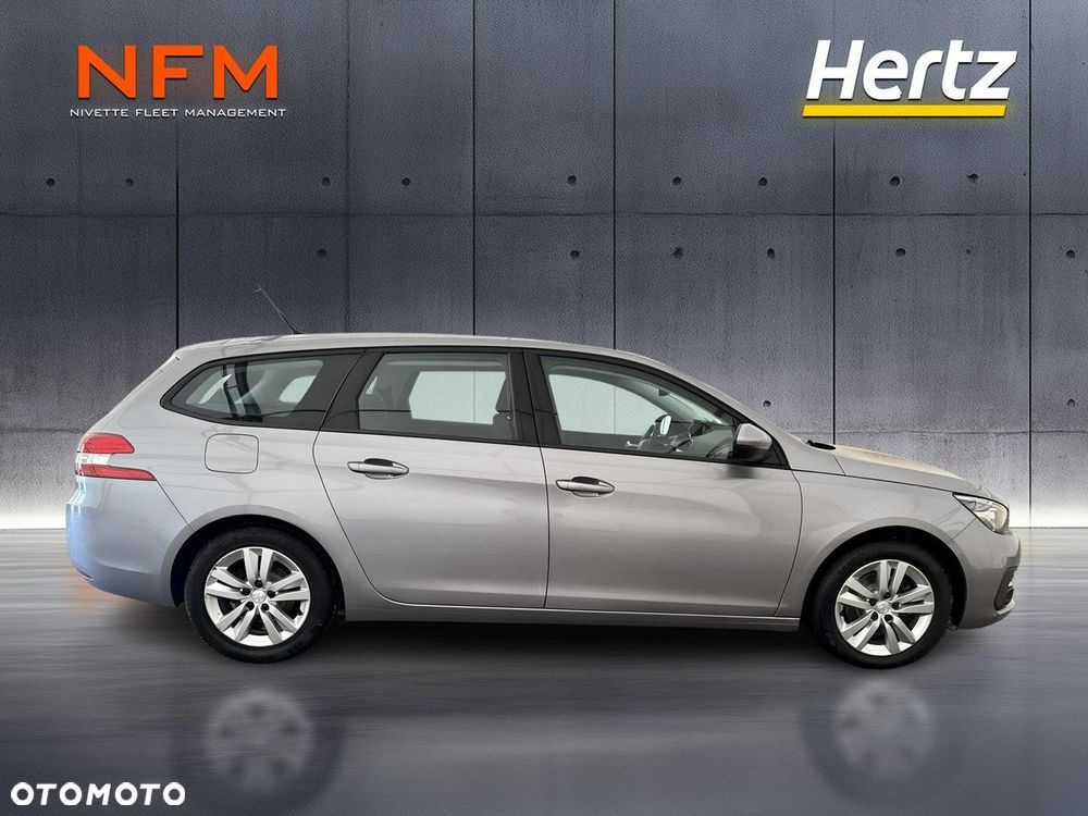 Peugeot 308 - 8