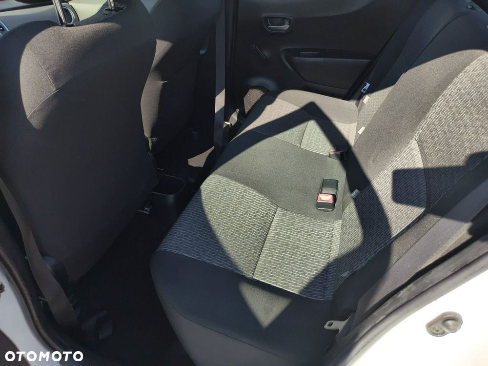 Toyota Yaris - 12