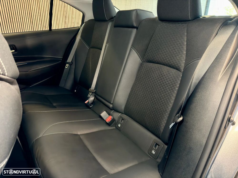 Toyota Corolla SD 1.8 Hybrid Luxury - 13