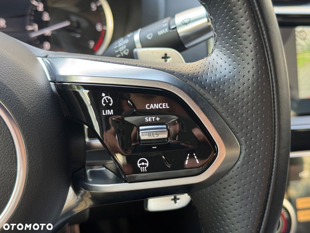 Jaguar XE 2.0 P250 R-Dynamic S - 19