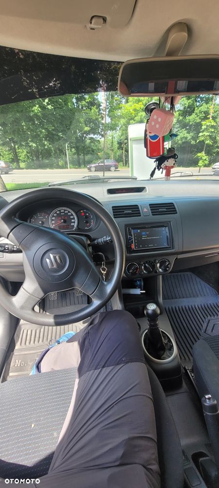 Suzuki Swift - 6