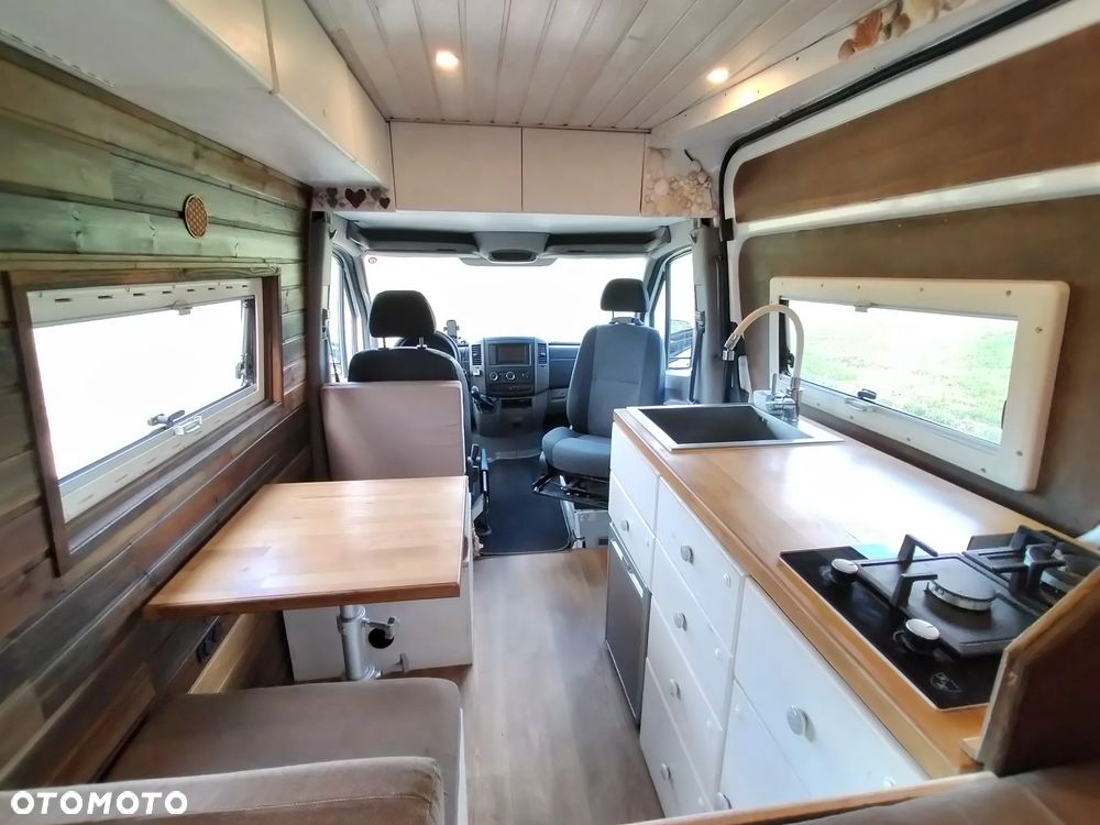 Mercedes-Benz Sprinter - 4