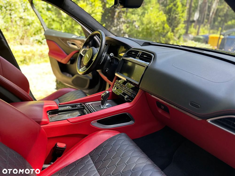 Jaguar F-Pace 5.0 V8 P550 AWD SVR - 14